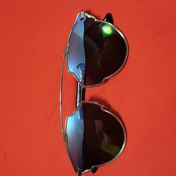 Christian Dior SoRealA mirrored Sunglasses. Light gold and Havana Blue. - Picture 4 of 5